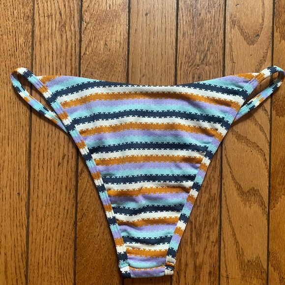 L*Space Bikini Set - Picture 8 of 8